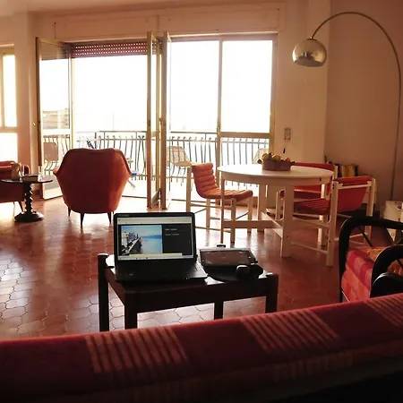 In Riva Al Mare Apartament *